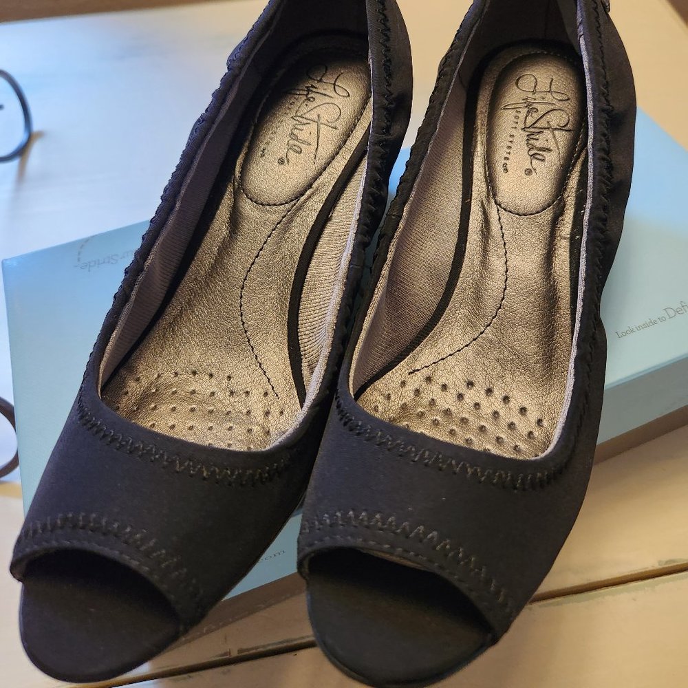 Life Stride Womens Zosia Wedge Pumps